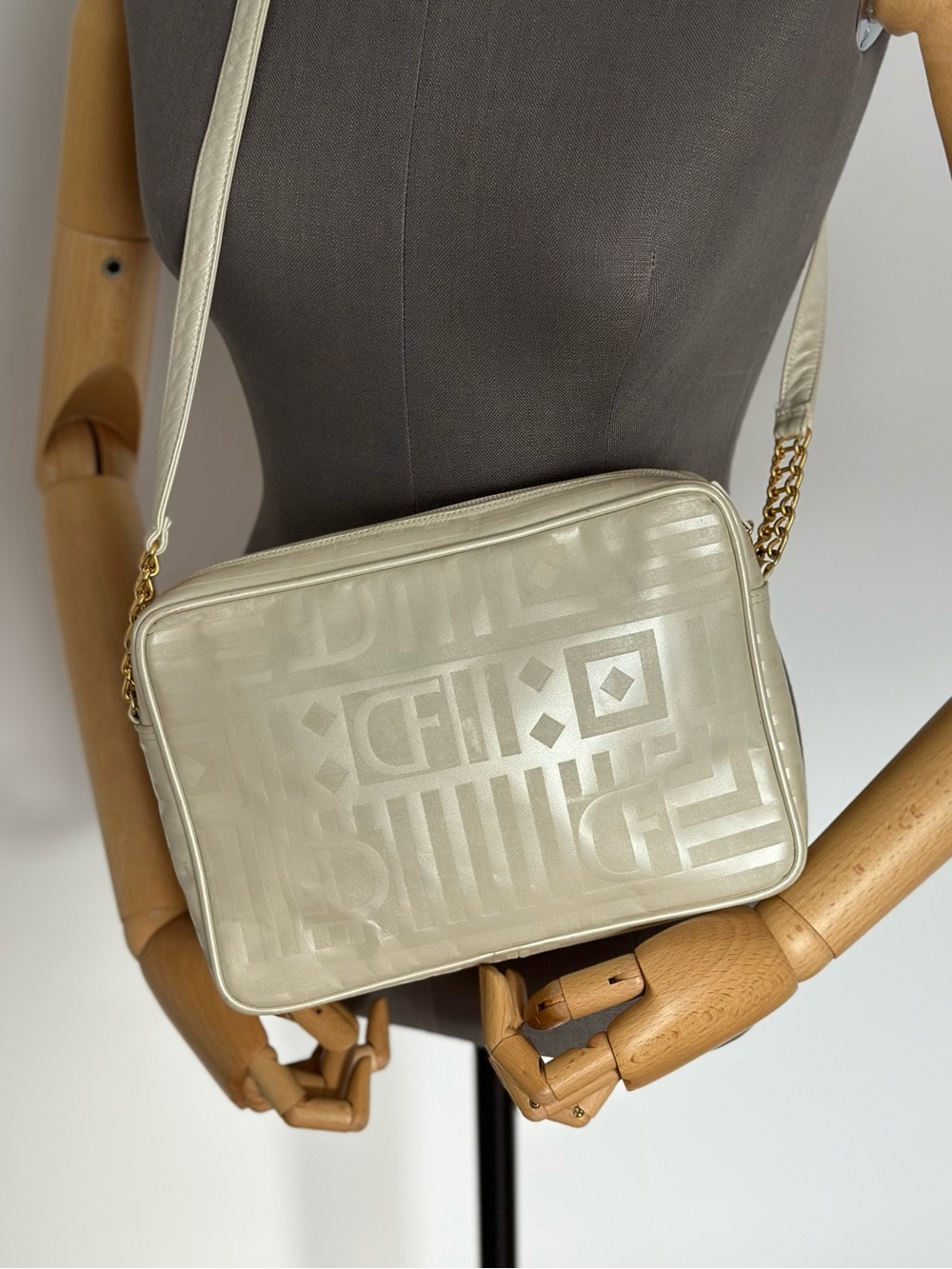 Vintage Pearl Ivory Leather Crossbody Bag Structured Rectangular Minimalist 90s